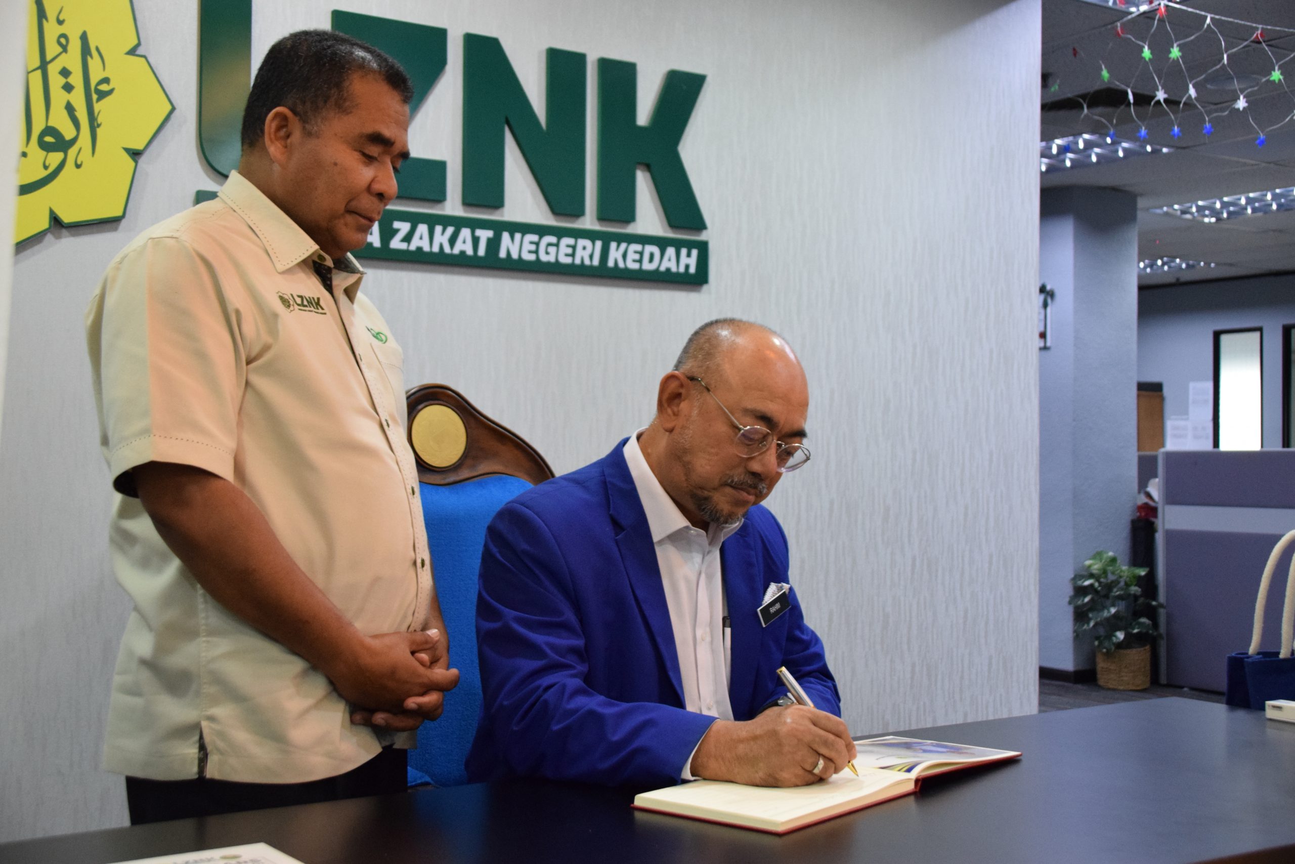 KUNJUNGAN HORMAT COO MAIK KE ATAS CEO LZNK